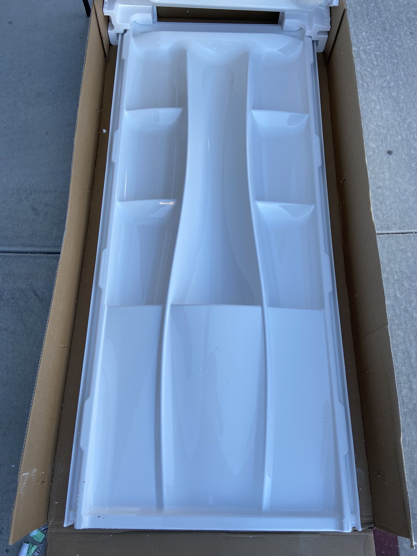 DELTA CLASSIC 500M 32" X 32"Shower Wall Set