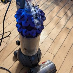 Dyson Ball Compact Vacuum 