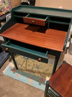 Desk and Chair (Like New) 