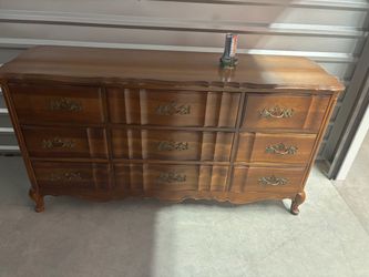 Dresser