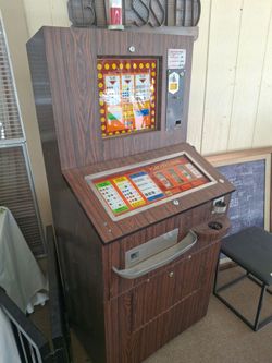 Vintage quarter slot machine