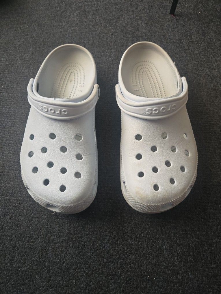 Crocs Size 9m