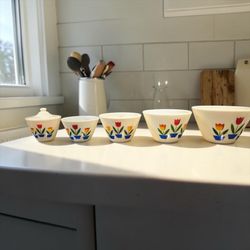 🌷 Vintage Mid-Century Modern Tulip
