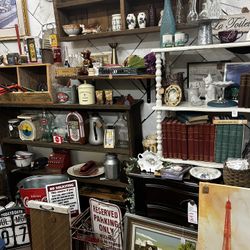 Vintage Decor, Furniture & Collectibles