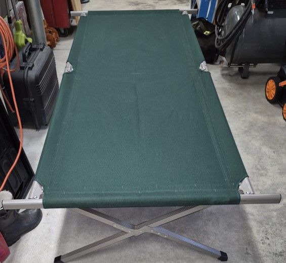 Large Aluminum Frame Cot