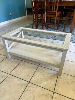 White Coffee Table in great condition