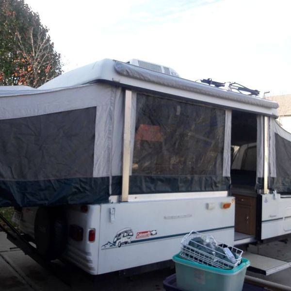 Coleman Cheyenne pop up camper for Sale in Indianapolis