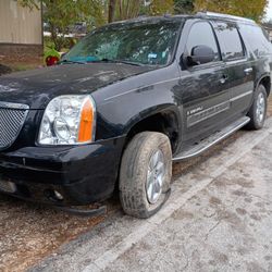 09 Denali Yukon Xl (FOR PARTS) 
