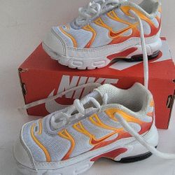 Nike Air Max Plus Sunburn FN4018-100 TD white, black, Gold & Chilling Red Sz 8c