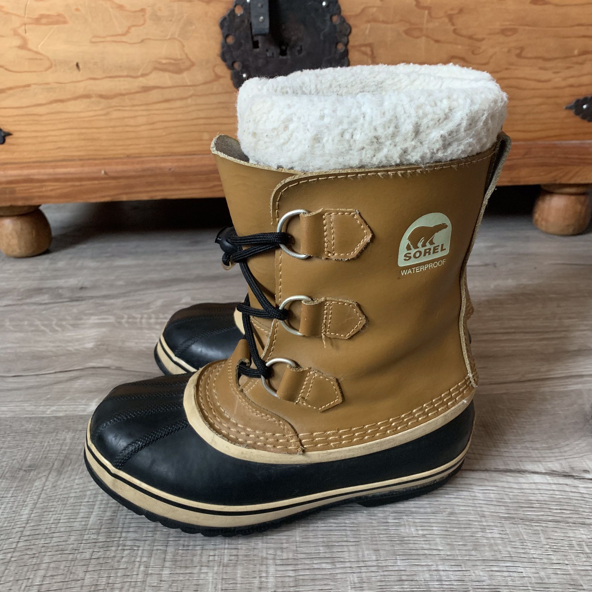SOREL boots size 3