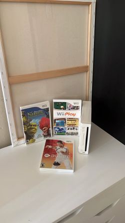 Nintendo Wii Console White for Parts or Repair with 3 Games Bundle