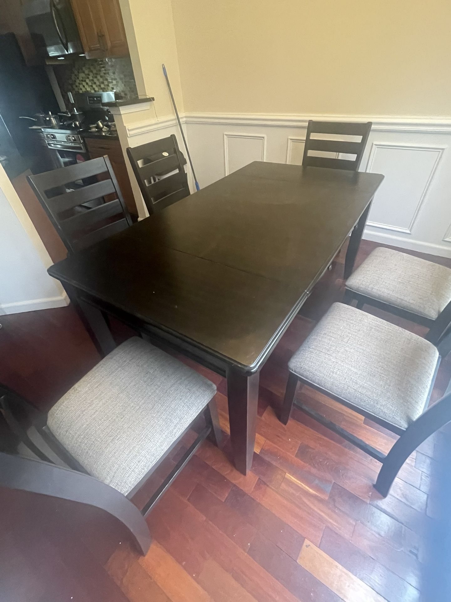  Brand New Dinning Table And Chairs 