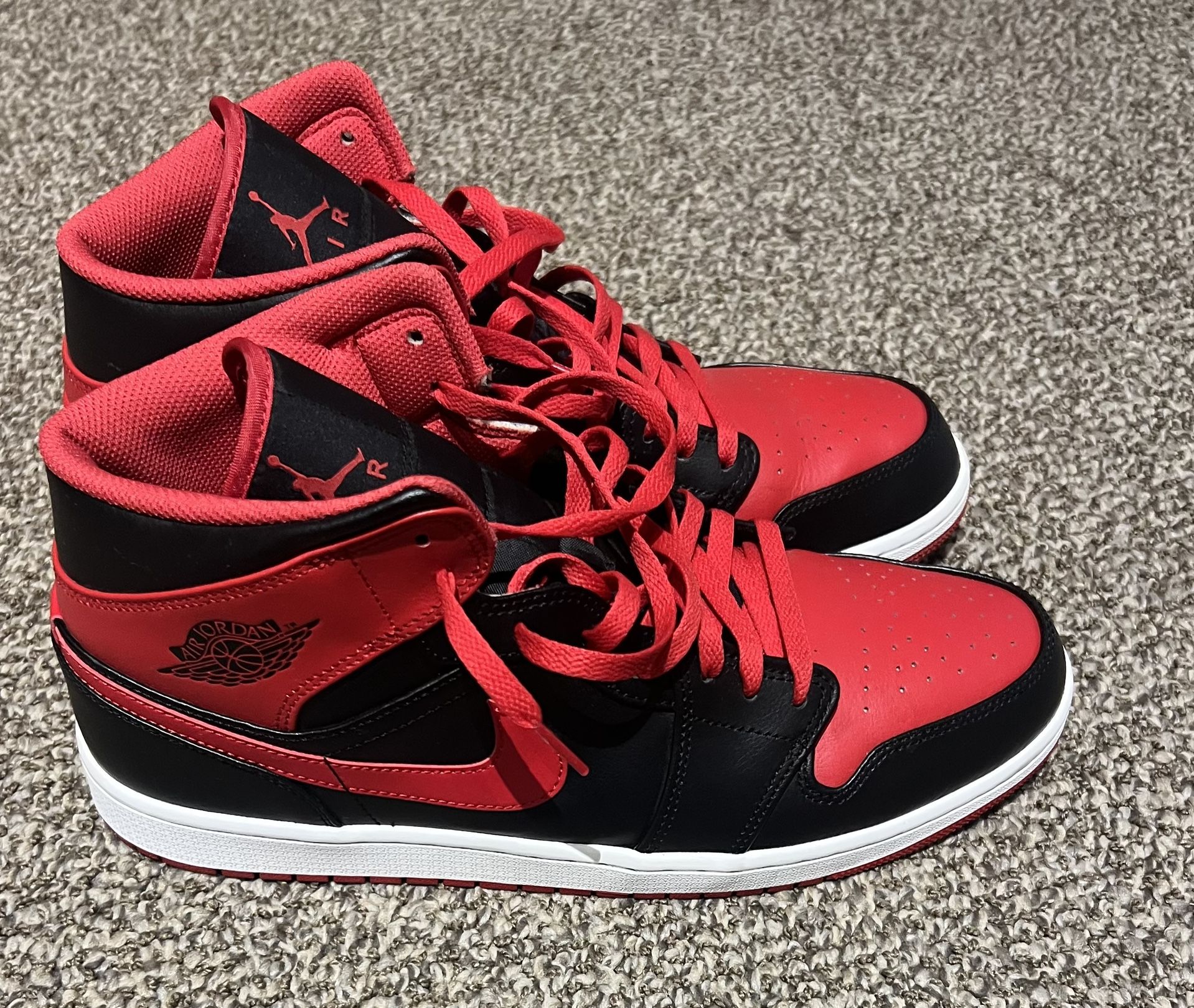 Men Jordan 1 Bred Mid Size 13 $100