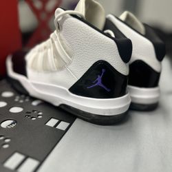 Nike Jordan Max Aura Mens Basketball Shoes Concord White