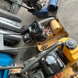 Plate Compactor $70 per day 
Power brush $70 per day 
Jack hammer makita $70 per day 
Trimiadora $70 per day 
Motocierra $70 per day 
Cajas de clavos 