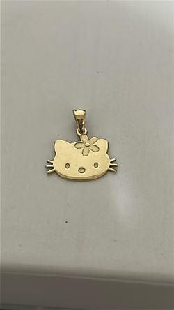 18k gold cute cat themed pendant - 13mm