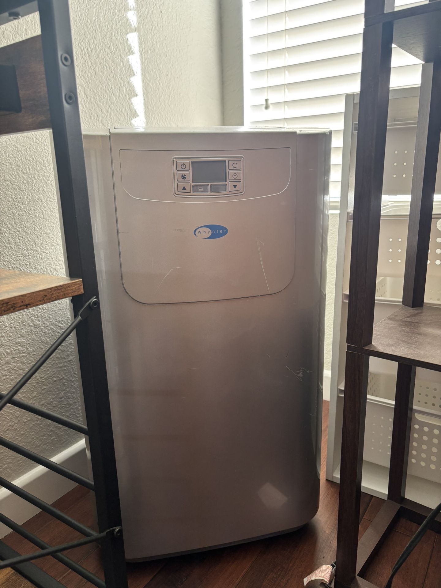 Whynier AC