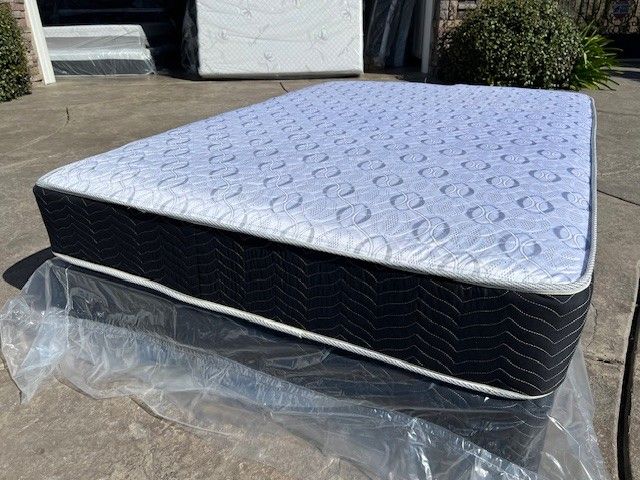 Queen Orthopedic Deluxe Collection Mattress!!