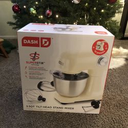 Dash Tilt Head 3.5 Quart 12 Speed Stand Mixer