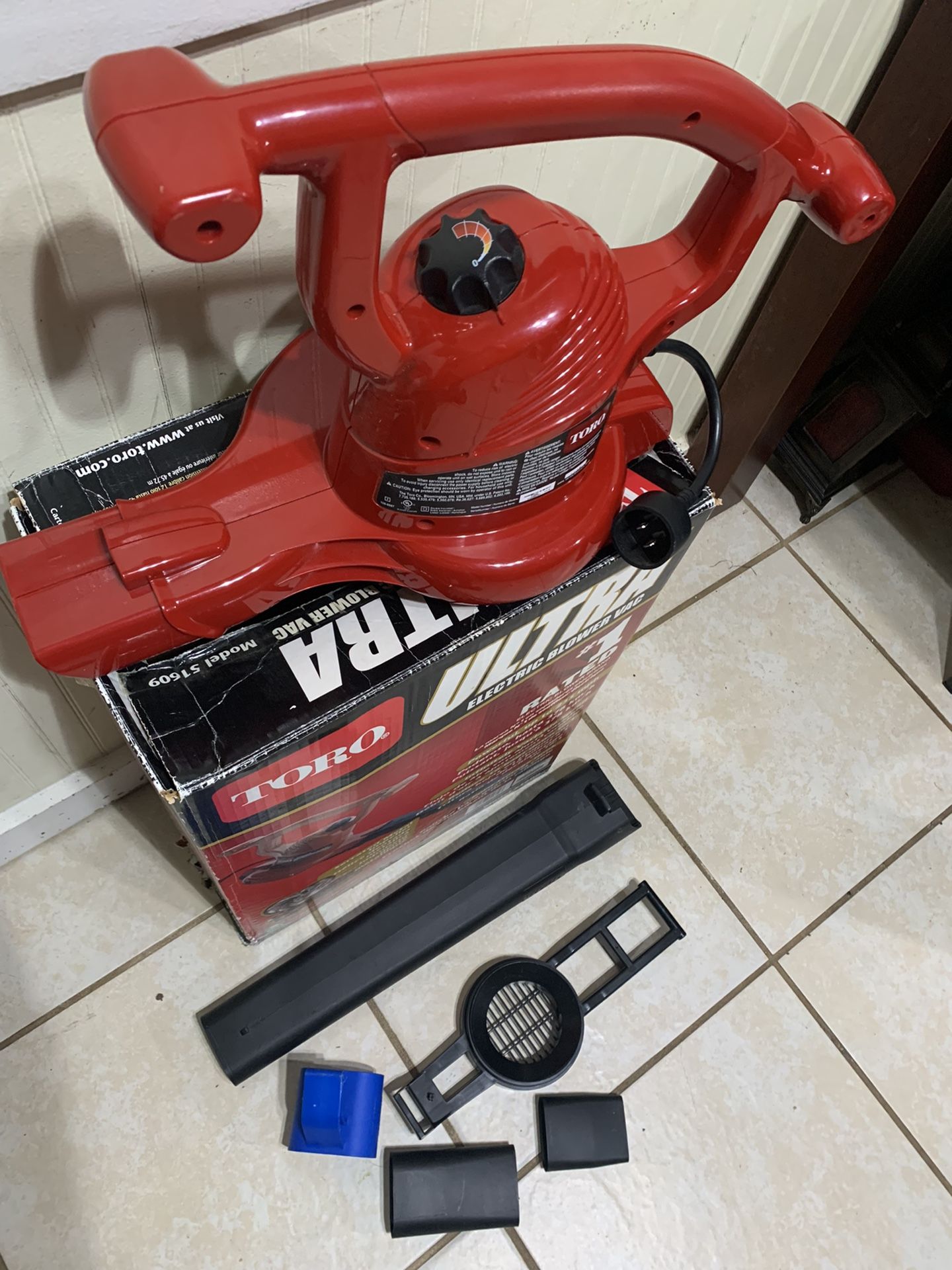 Leaf Blower / Mulcher Combo Machine. Plz See All Pictures For Details