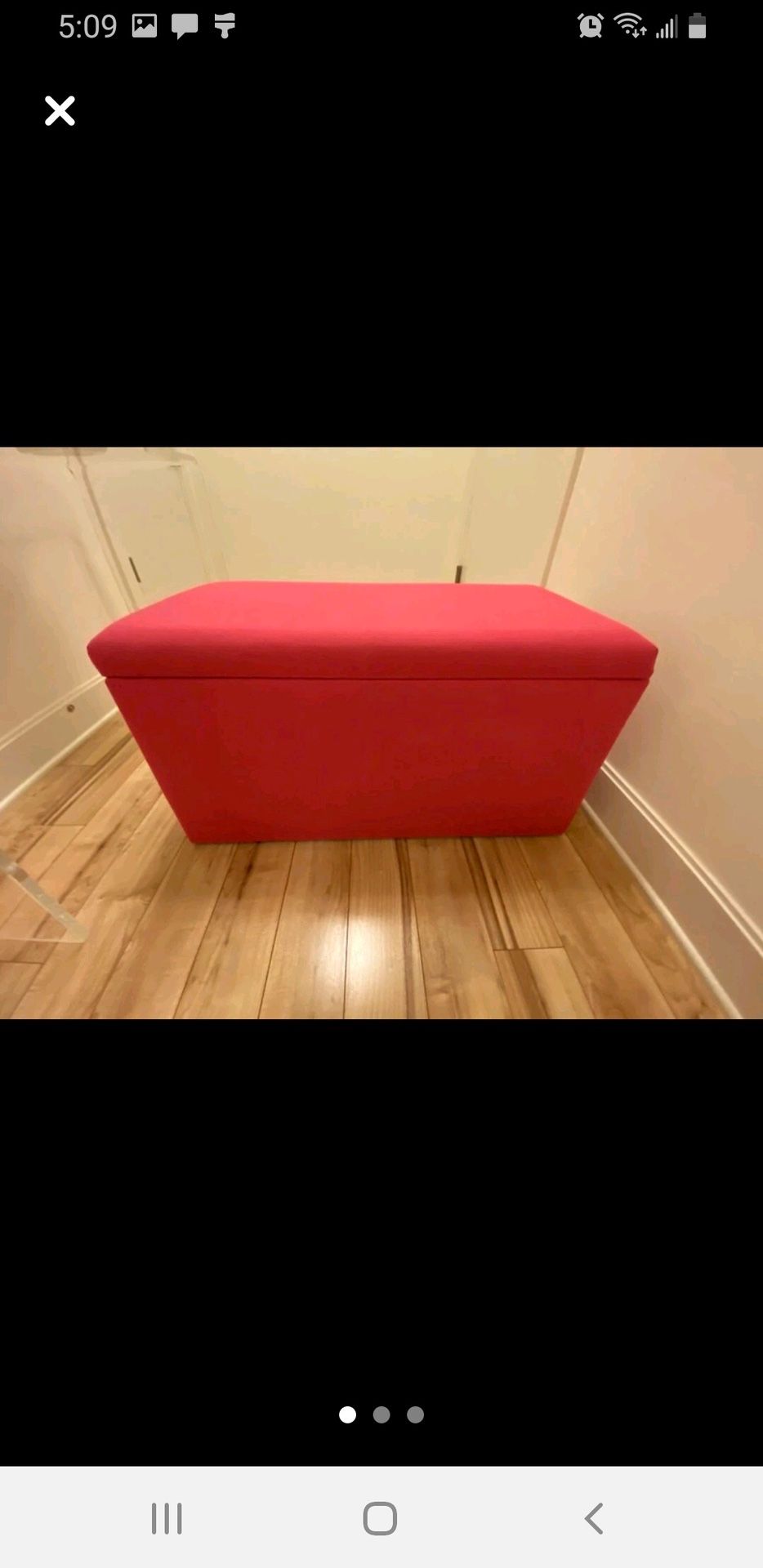 Excellent Condition Ottoman With Storage