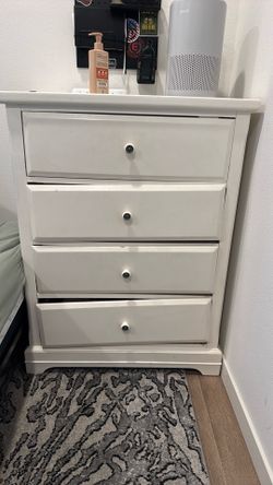 Dresser set in (White)