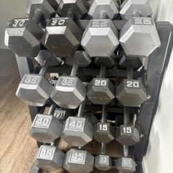 Set Of Cast Iron Hex Dumbbells 12s To 45s  Total : 444 lbs (NO RACK INCLUDED)