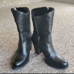 Ugg Lynda Black Leather Boots Size 9