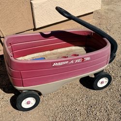 Radio Flyer Red Plastic Kids Wagon