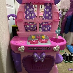 Minnie Mouse Kitchen With Food Toys
