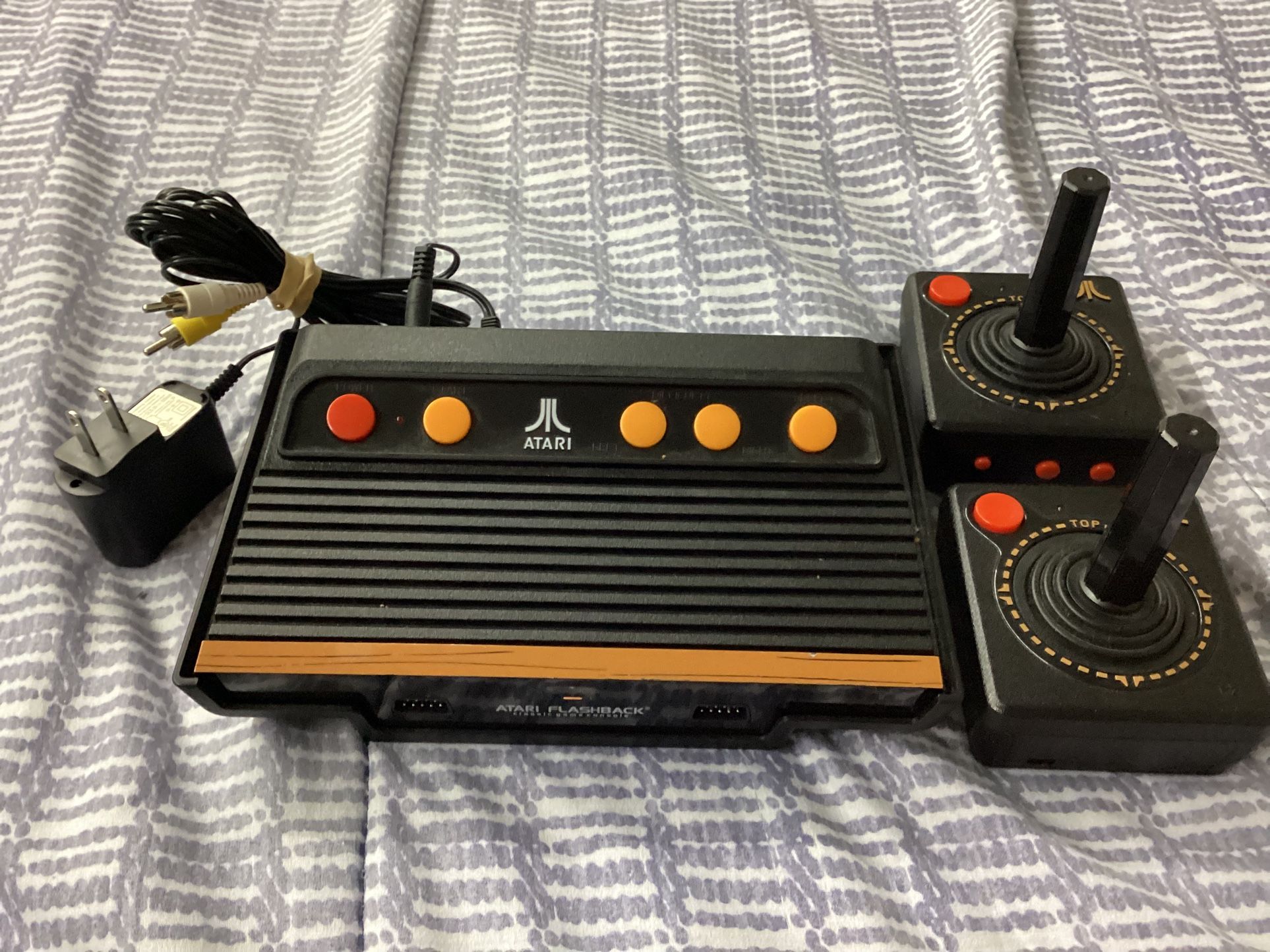 Atari Flashback / 2 Controllers & Power Cord