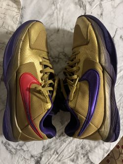 Kobe 5’s Undefeated 