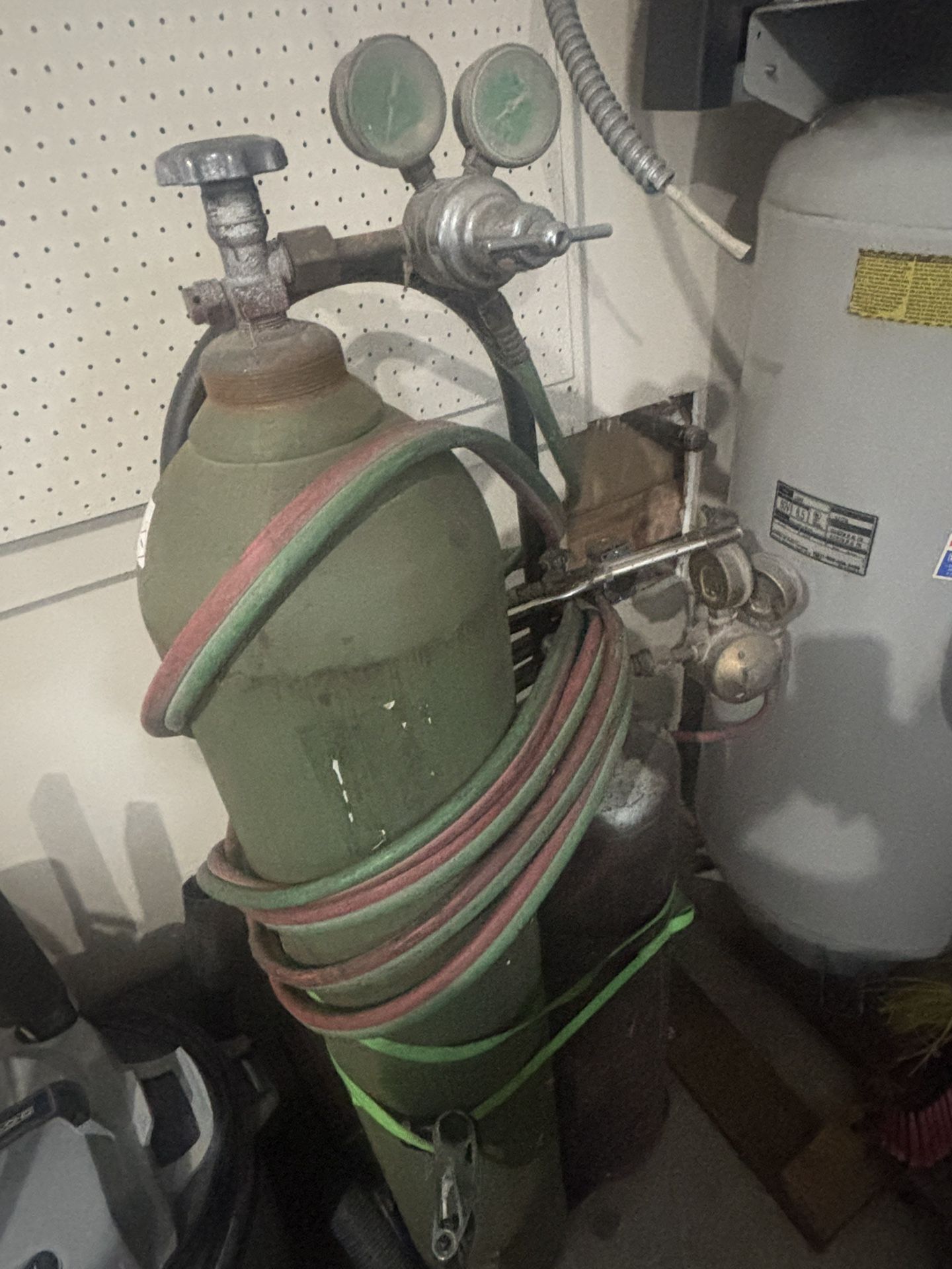 Acetylene Torch. Both Tanks Close To Full