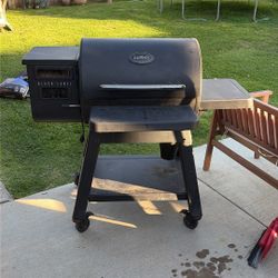 Louisiana Grills Black Label Smoker