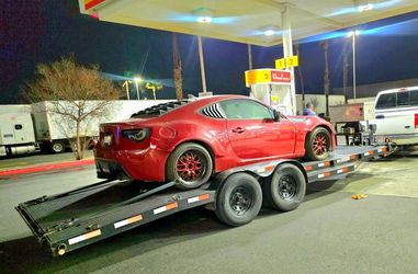 Hauling Car> Trailer 20ft > Tow