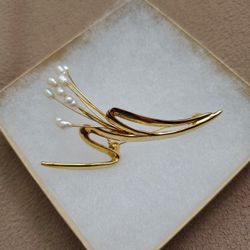 Cultured Pearl Broach
