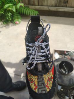 Versace chain reactions