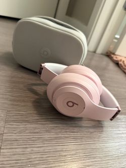 Beats Studio Pro light pink