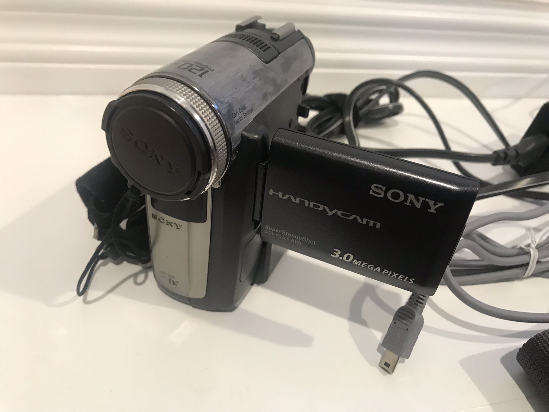 Sony Handycam DCR-PC350 Excellent Condition for Sale in San Diego