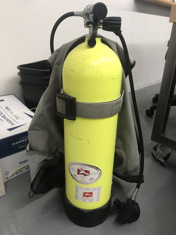 Scuba tank / regulator great for diving for Sale in Costa Mesa, CA OfferUp