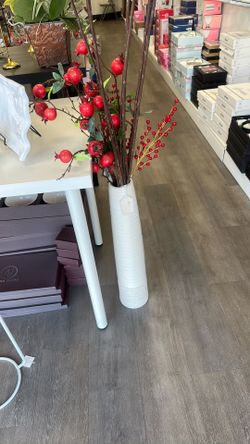 Ceramic Tall round Base with Ribbed Cracked Design body