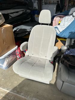 Minivan Captain Chair Seat with Armrests