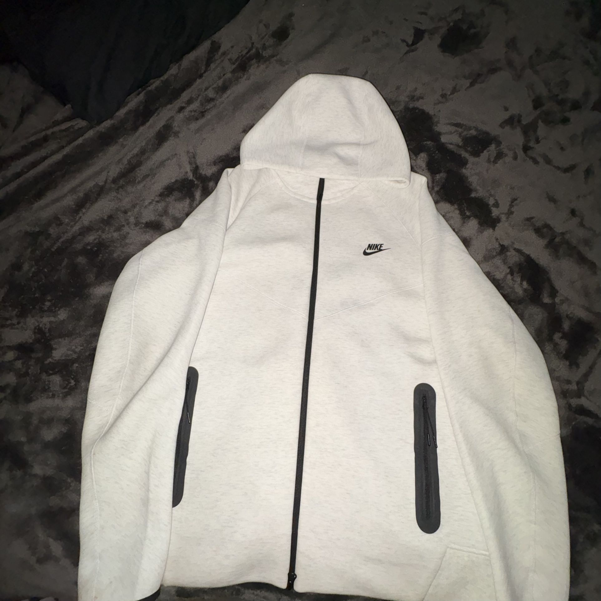 White Nike Tech