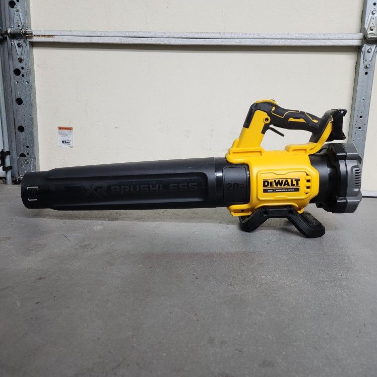 Dewalt 20V MAX 125 Mph 450 CFM Brushless Cordless Handheld Leaf Blower Tool