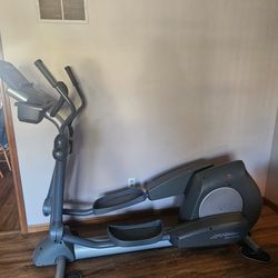 Life Fitness 91xi Cross Trainer Elliptical