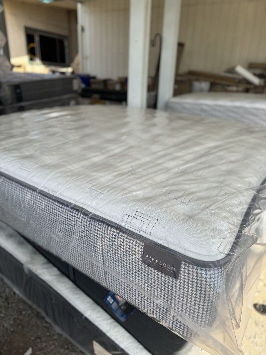 Calking AIRELOOM Mattress With Adjustable Base