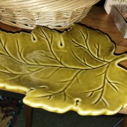 ROSCHER AND COMPANY  DISH. AUTUMN LEAF COLLECTION. 8.5" X8"