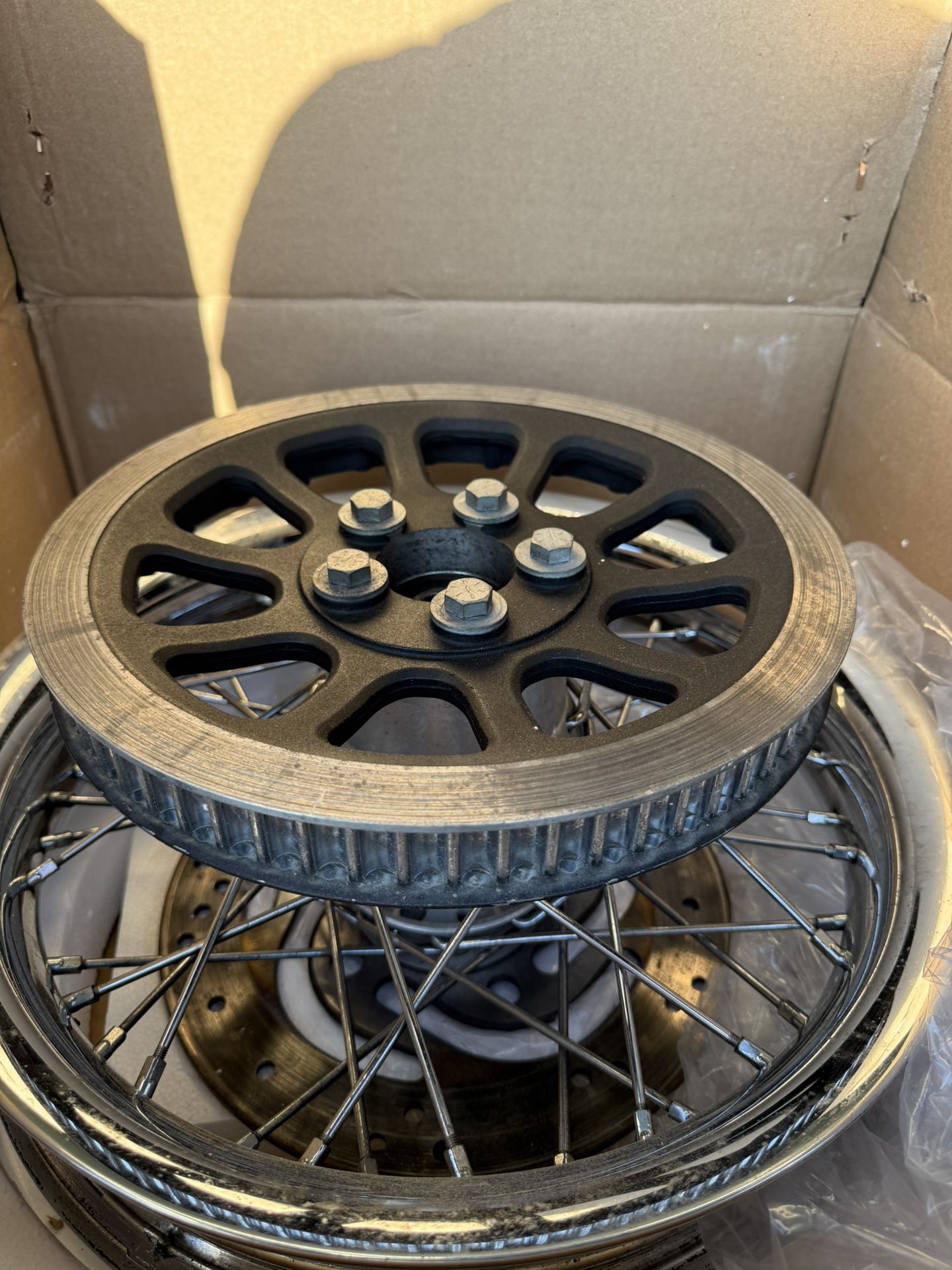 Rear 16” Spoke Rims With Pulley