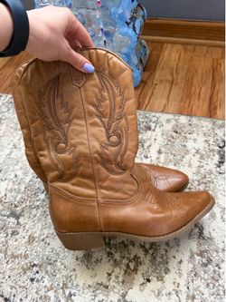 Cowboy boots size 10