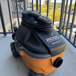 Rigid 4 Gallon 5 Peak Portable Shop Vac wet/dry